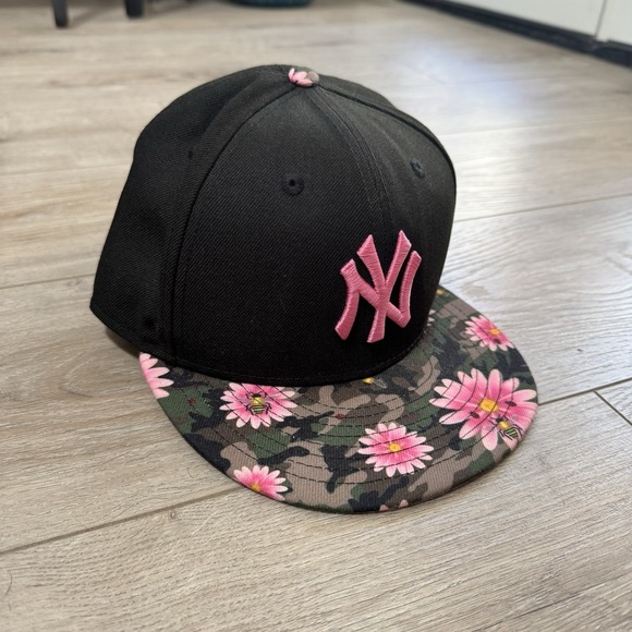 Men's New Era‎ Black New York Yankees Floral Morning 59FIFTY Hat 7 3/4 - Picture 2 of 6